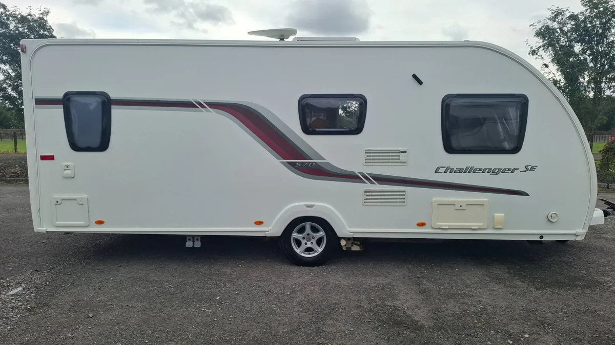 Swift Challenger Se Fixed Bed Caravan - Image 3