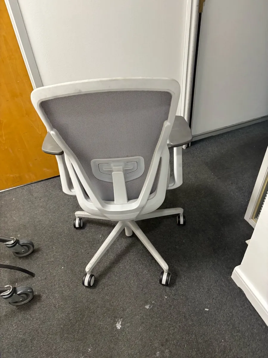 Office chairs - Image 3