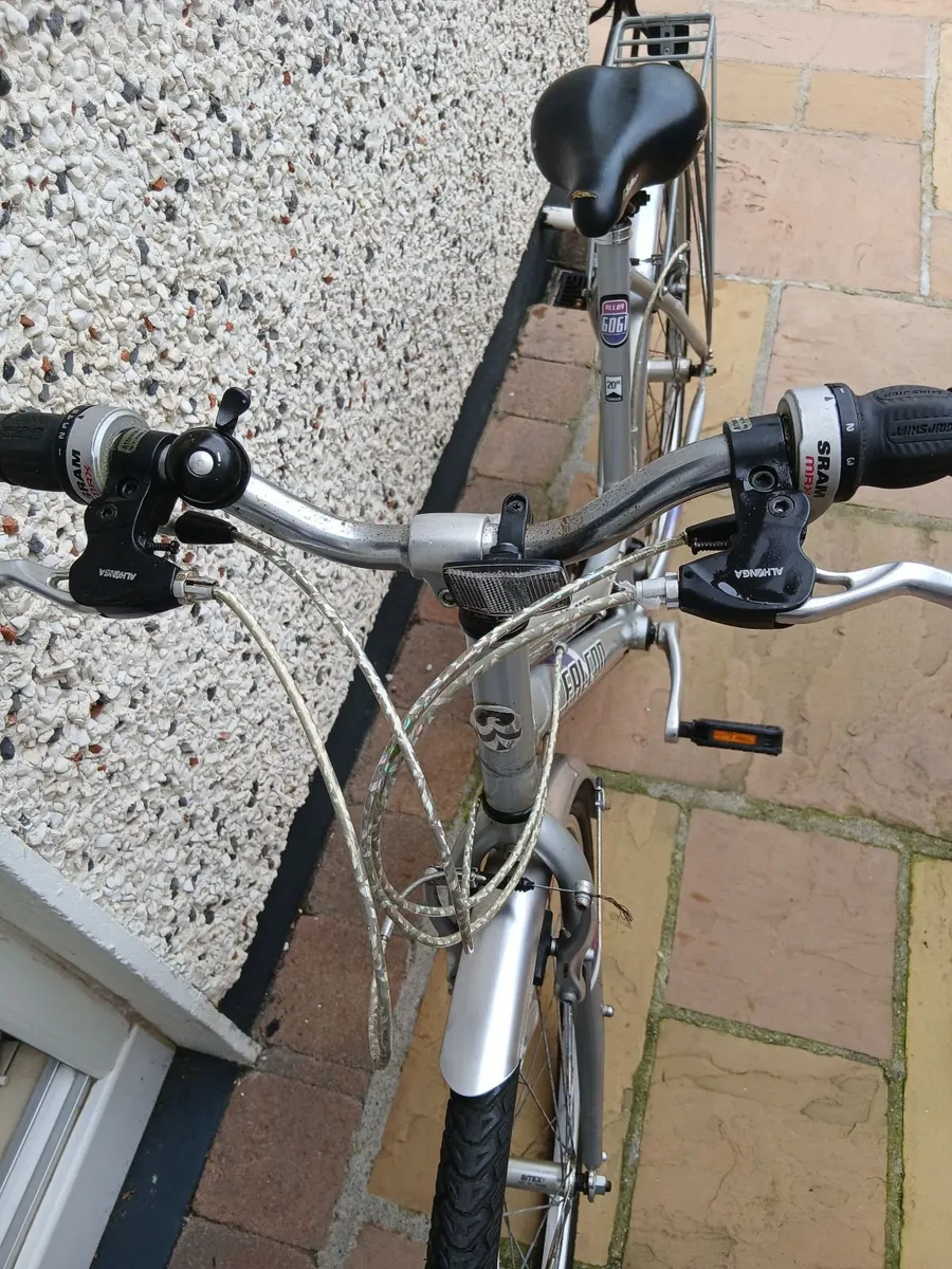 Ladies bicycle - Image 4
