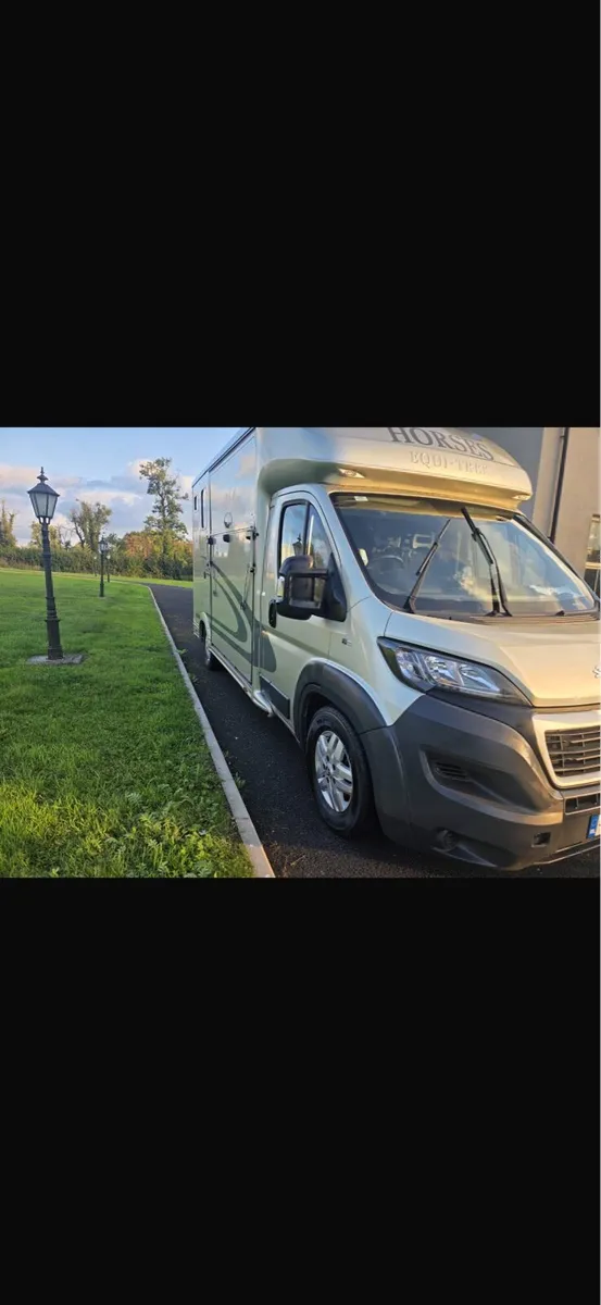 2016 2 horse equitrek - Image 2