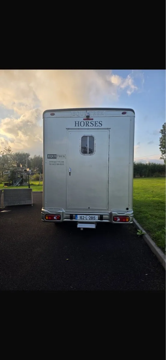 2016 2 horse equitrek - Image 4