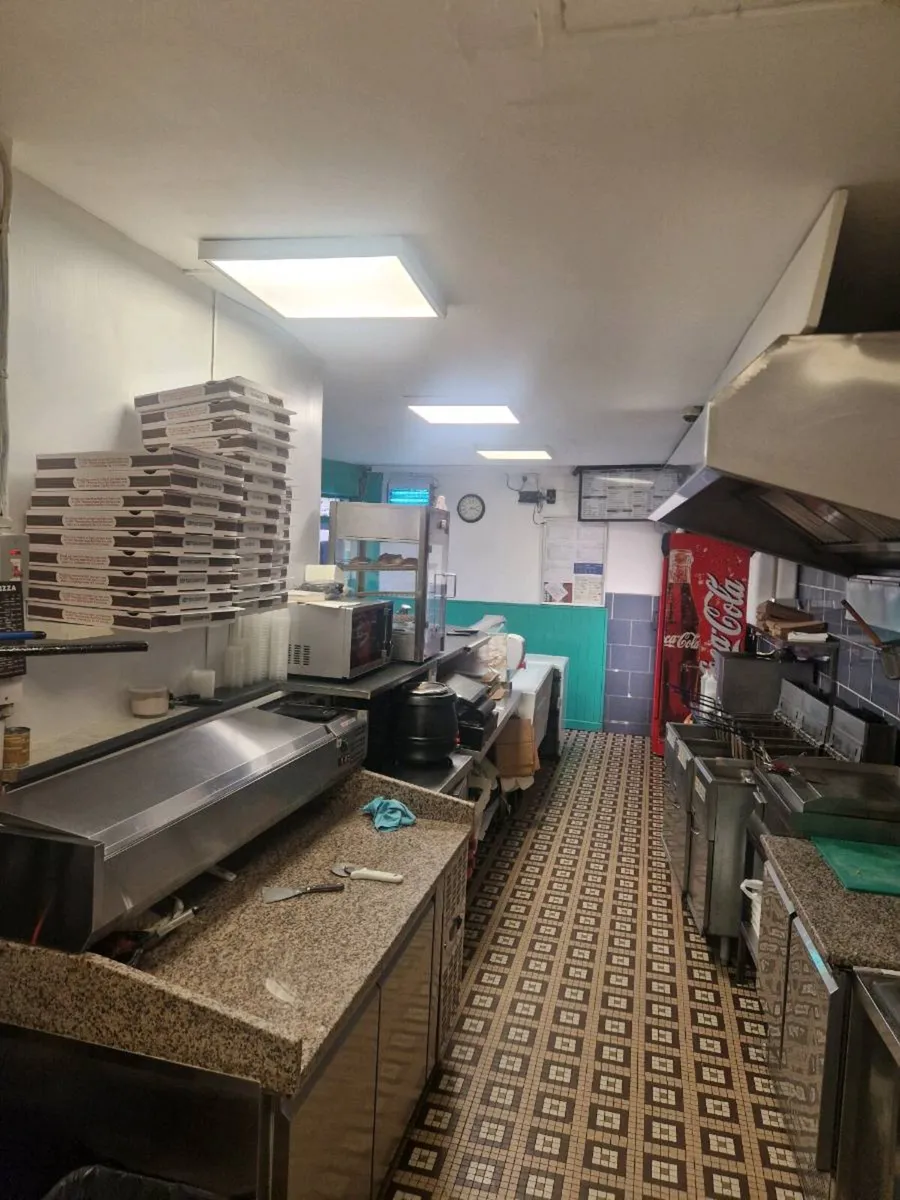 Fish and chips Takeaway - Image 2