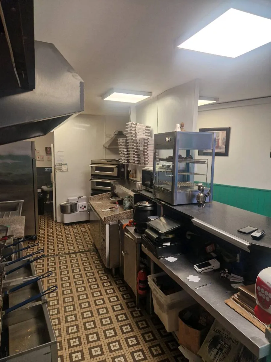 Fish and chips Takeaway - Image 3