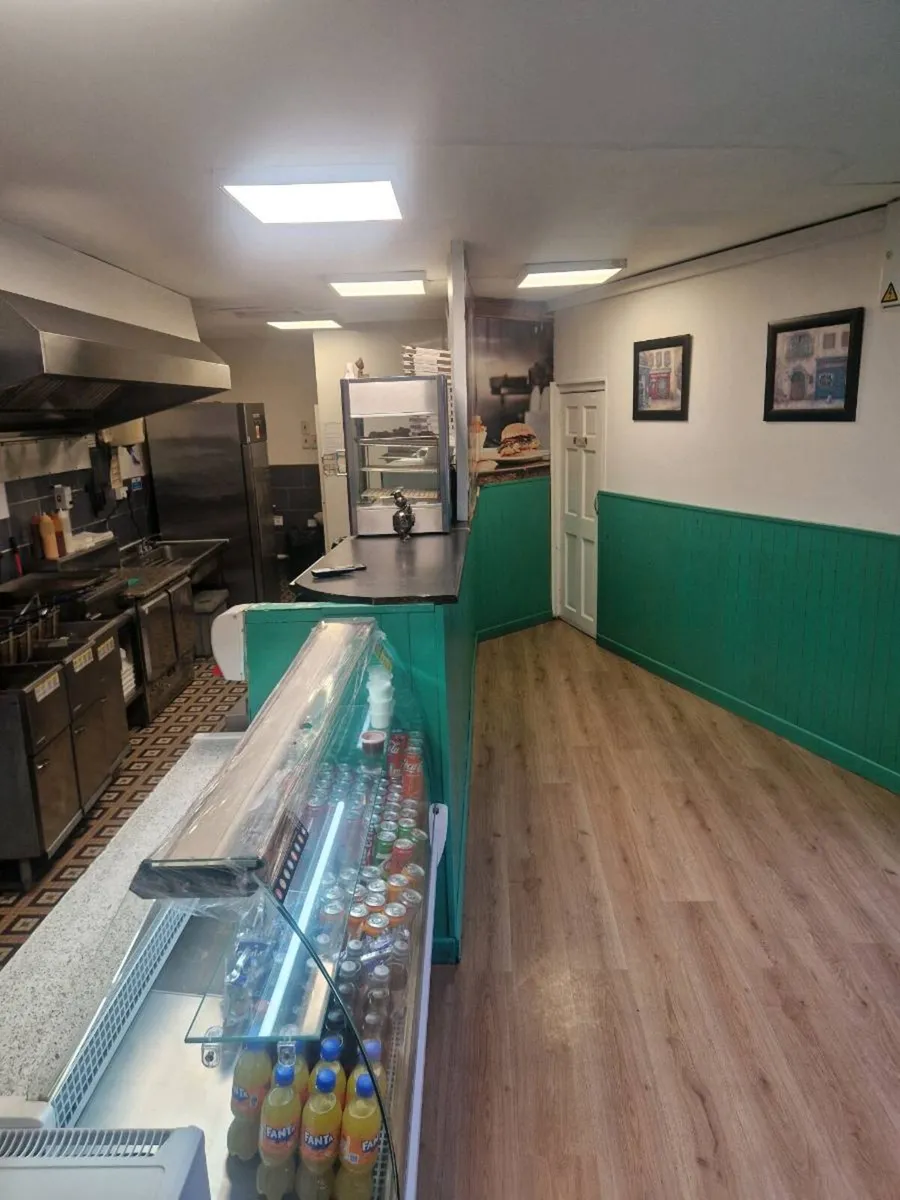 Fish and chips Takeaway - Image 4