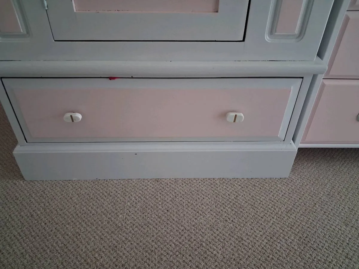 Wardrobe - Image 3