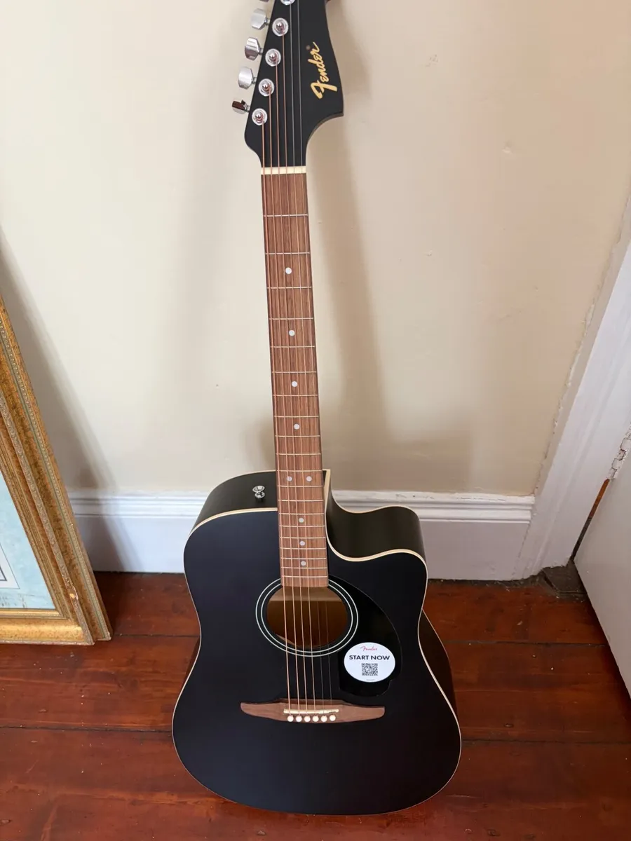 Fender guitar - Image 2