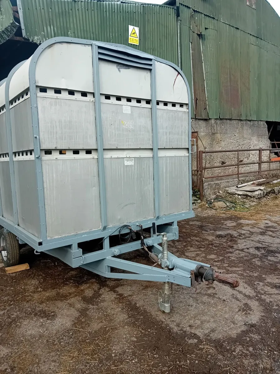 Cattle trailer - Image 1
