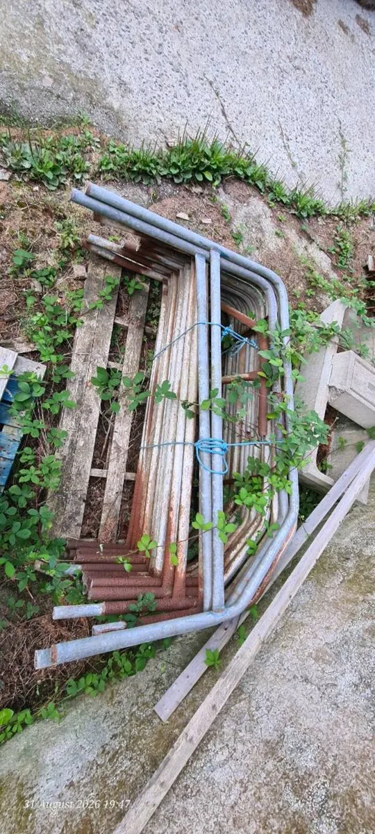 Cubicles galvanised steel pipe - Image 3