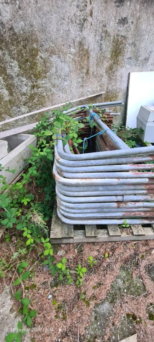 Cubicles galvanised steel pipe - Image 1