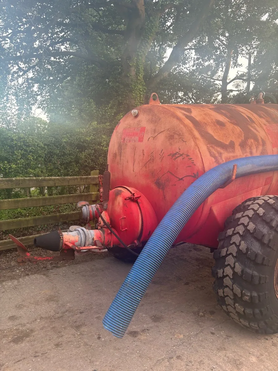1100 gallon tanker - Image 2