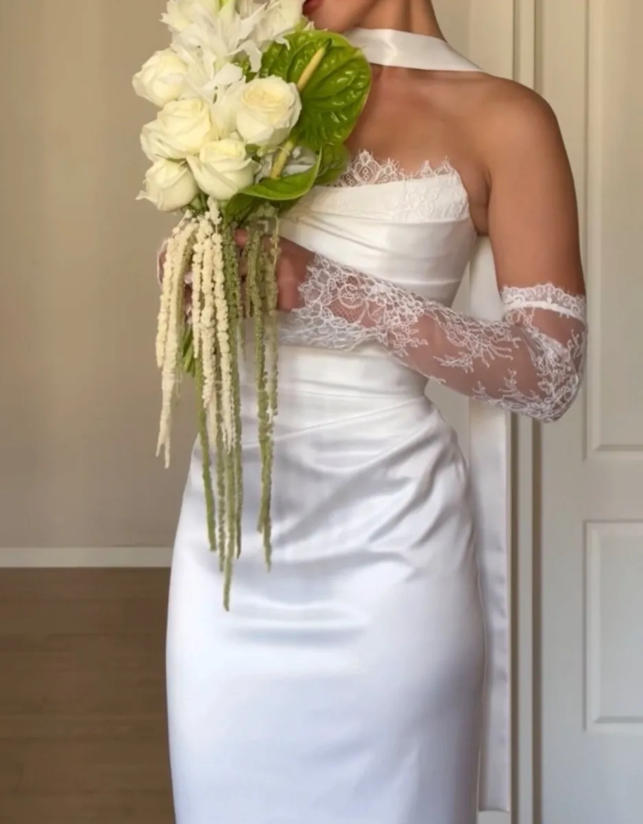 Wedding dress - Image 1