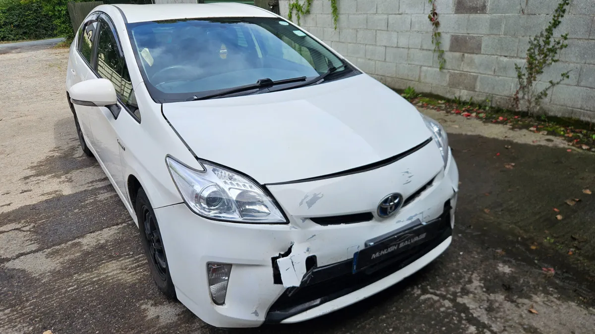 Toyota Prius 2015 339km nct 01/28 Hybrid Automatic - Image 3