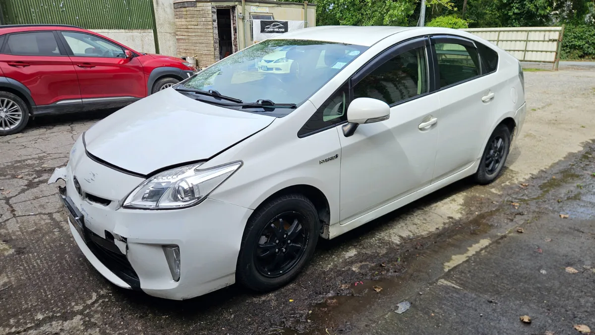Toyota Prius 2015 339km nct 01/28 Hybrid Automatic - Image 2