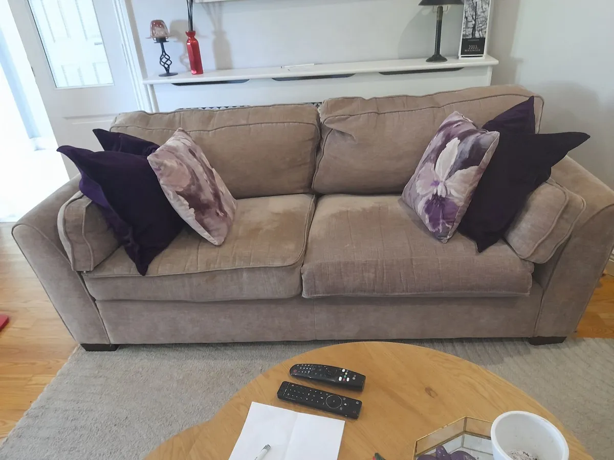 3&2 seater Suite of Furniture - Image 4