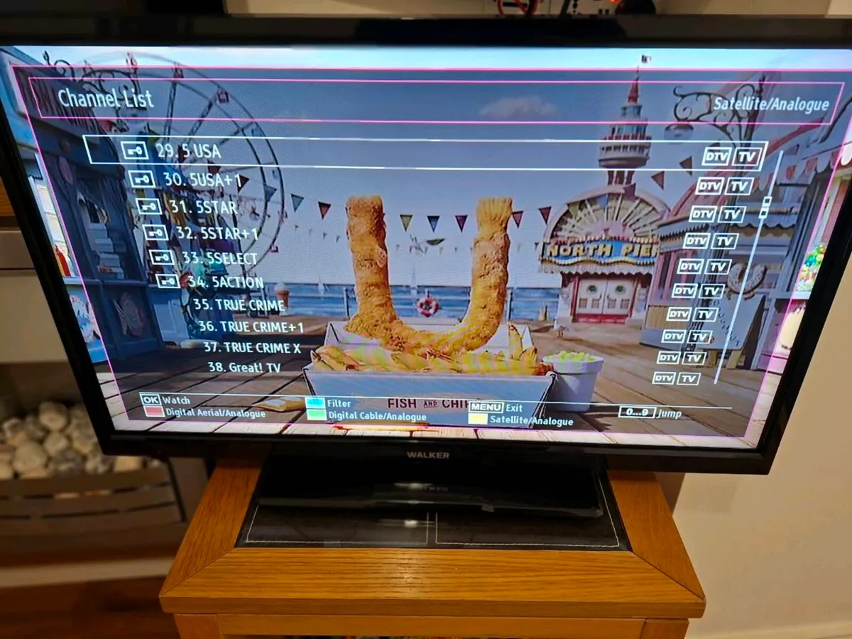 32" Walker Satellite & Saorview Digital LED HD TV - Image 3