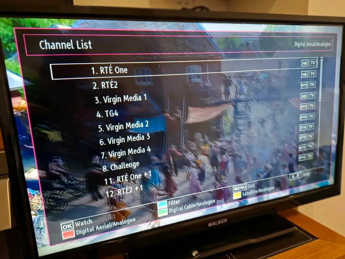 32" Walker Satellite & Saorview Digital LED HD TV - Image 4