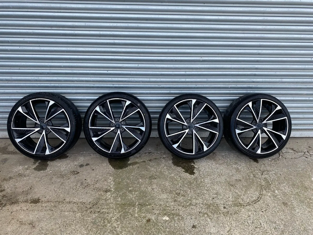19” alloy wheels with tyres - Image 1