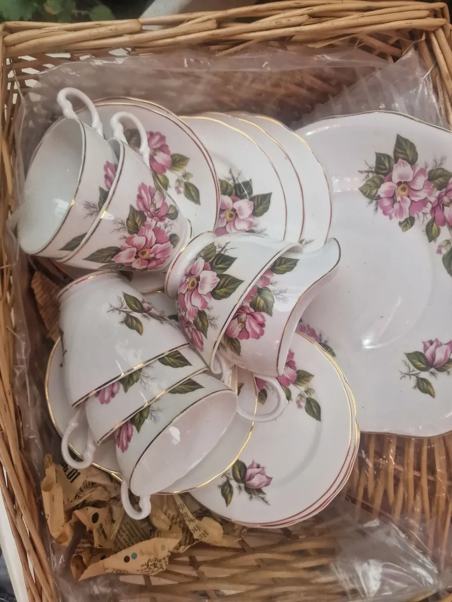 China tea set. - Image 1