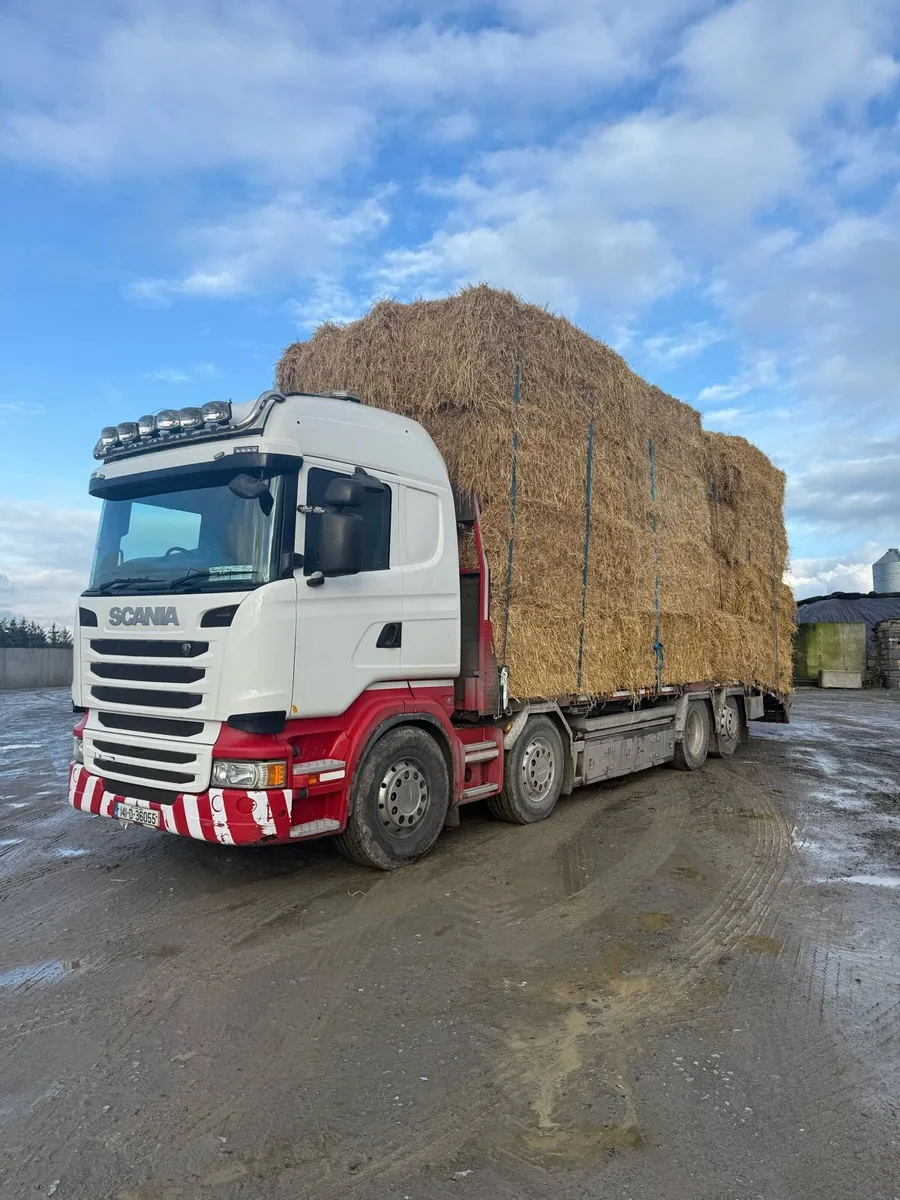 An spideal 8x4x3 straw delivered - Image 1