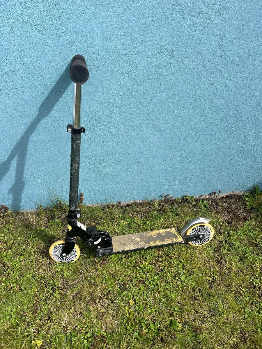 Kids’ Batman Scooter - Image 2