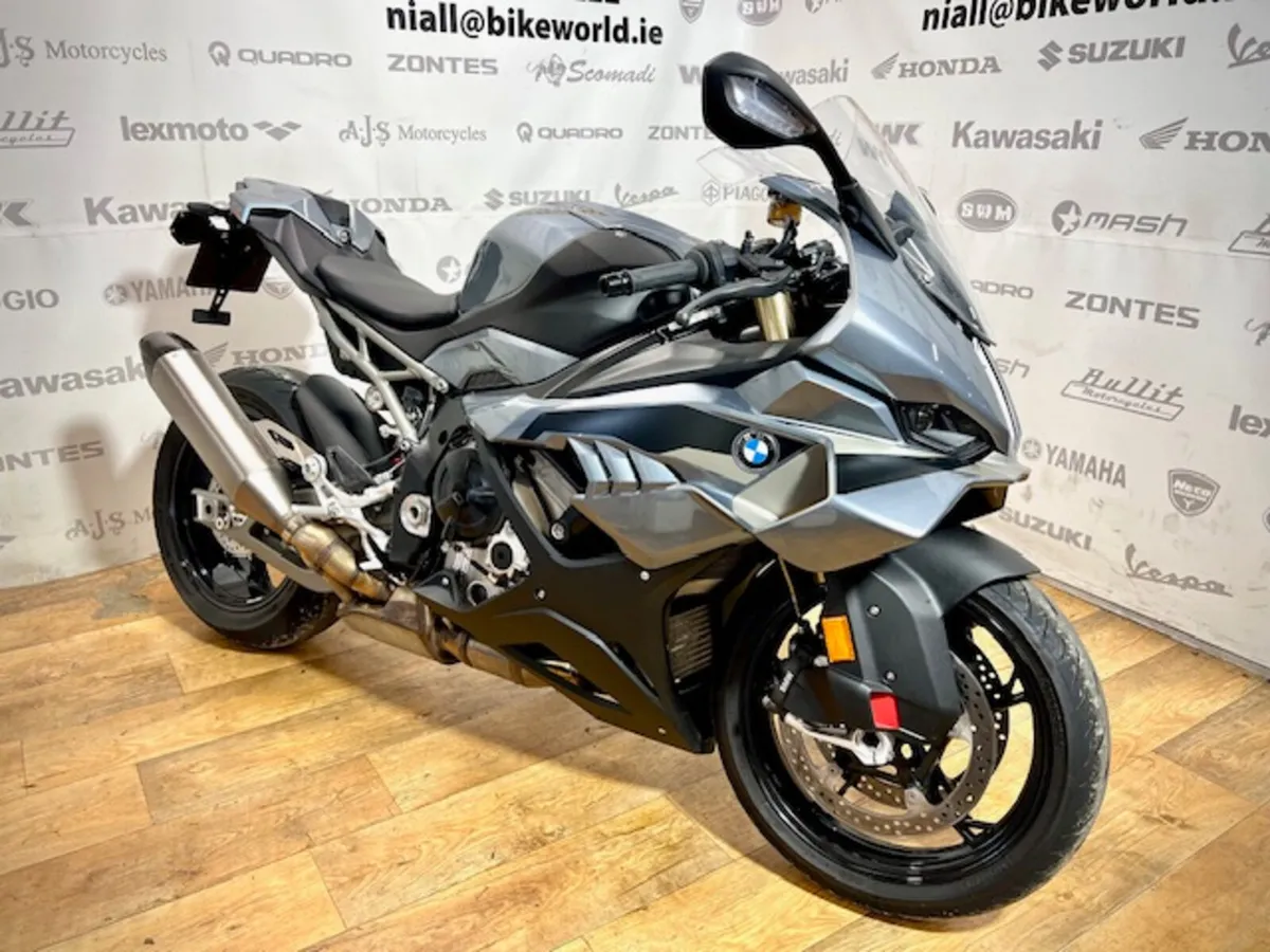 PRE-OWNED BMW S1000RR 2025 - Image 2