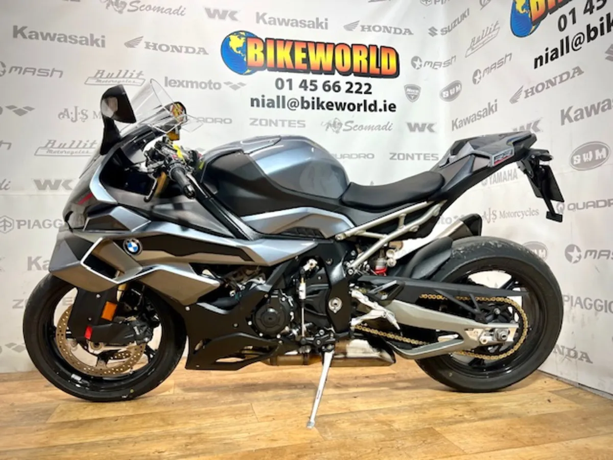 PRE-OWNED BMW S1000RR 2025 - Image 3