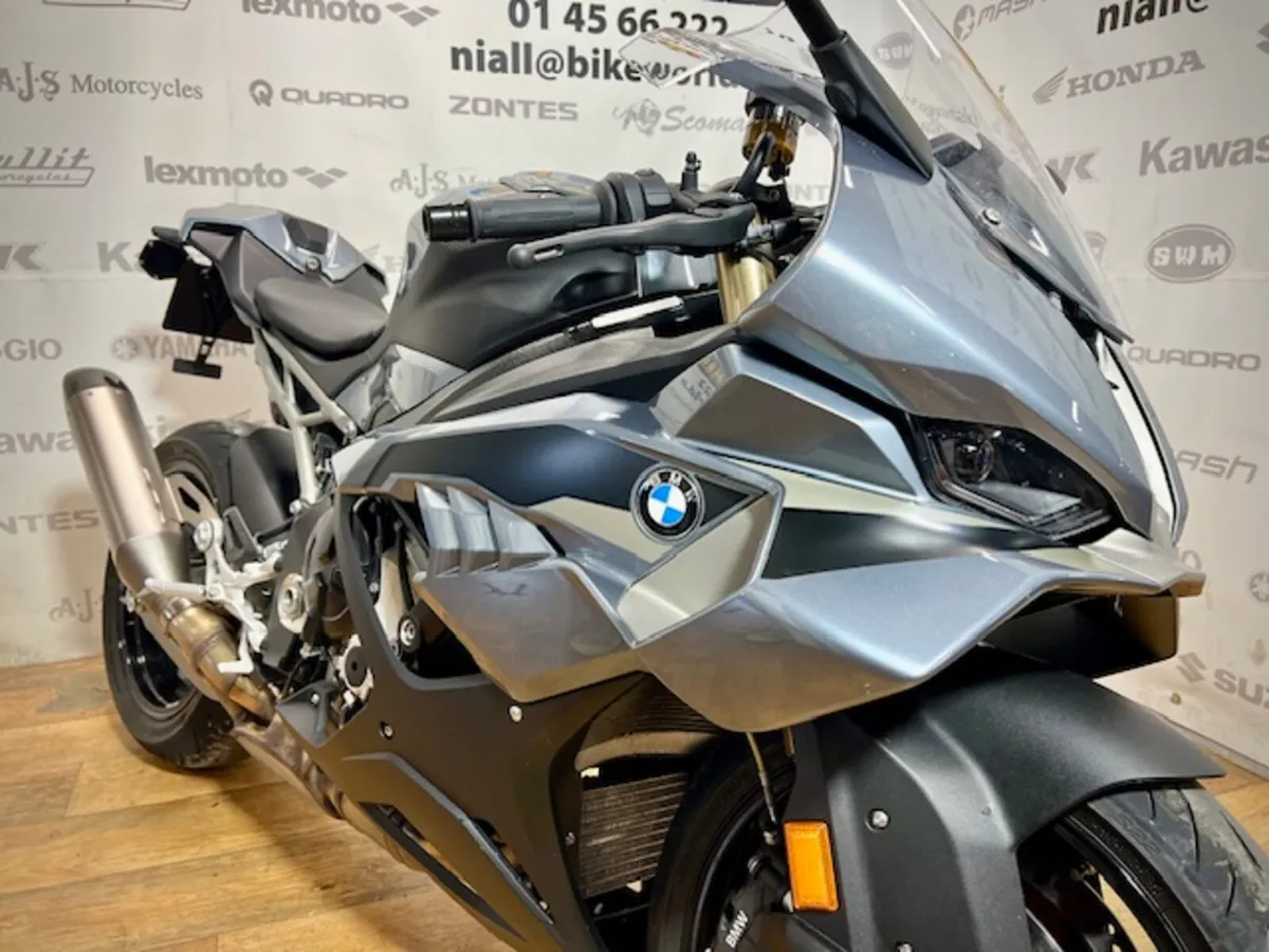 PRE-OWNED BMW S1000RR 2025 - Image 4