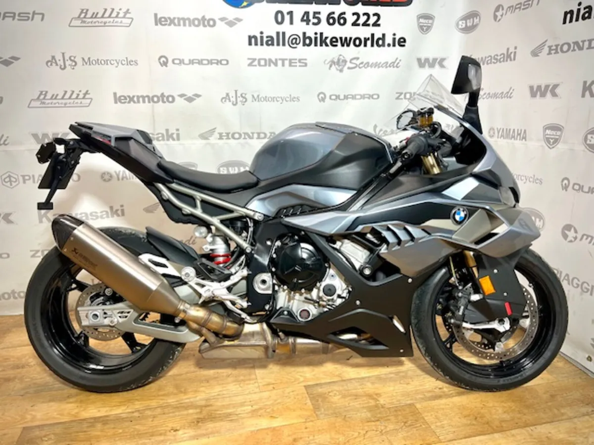 PRE-OWNED BMW S1000RR 2025 - Image 1