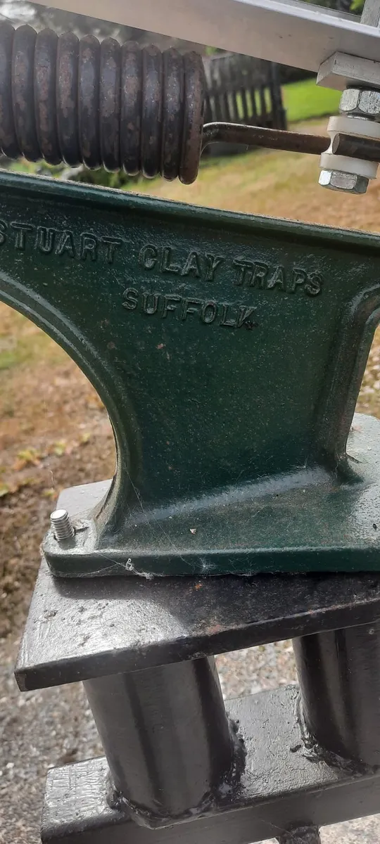 Stuart clay pigeon trap - Image 1