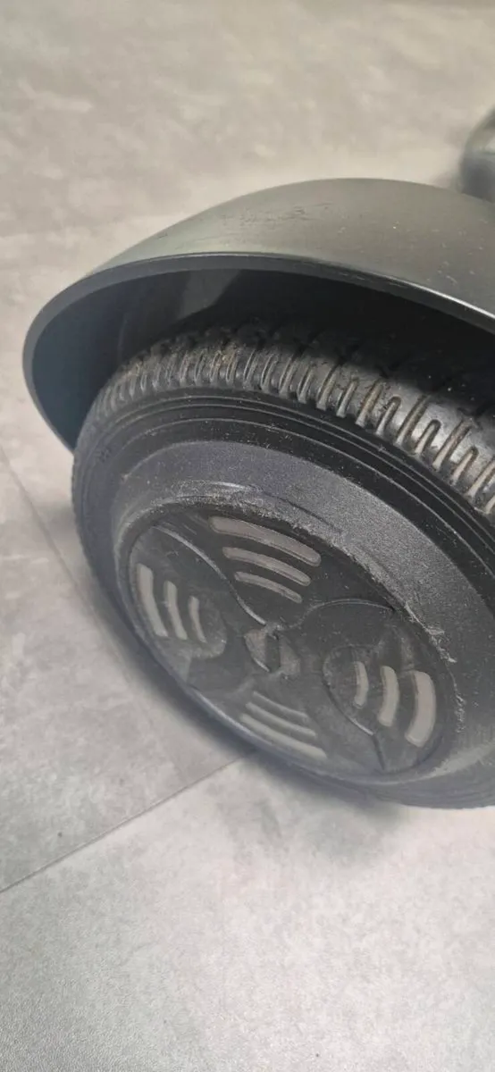 Selling my Hover-1 Ultra electric hoverboard, mode - Image 3