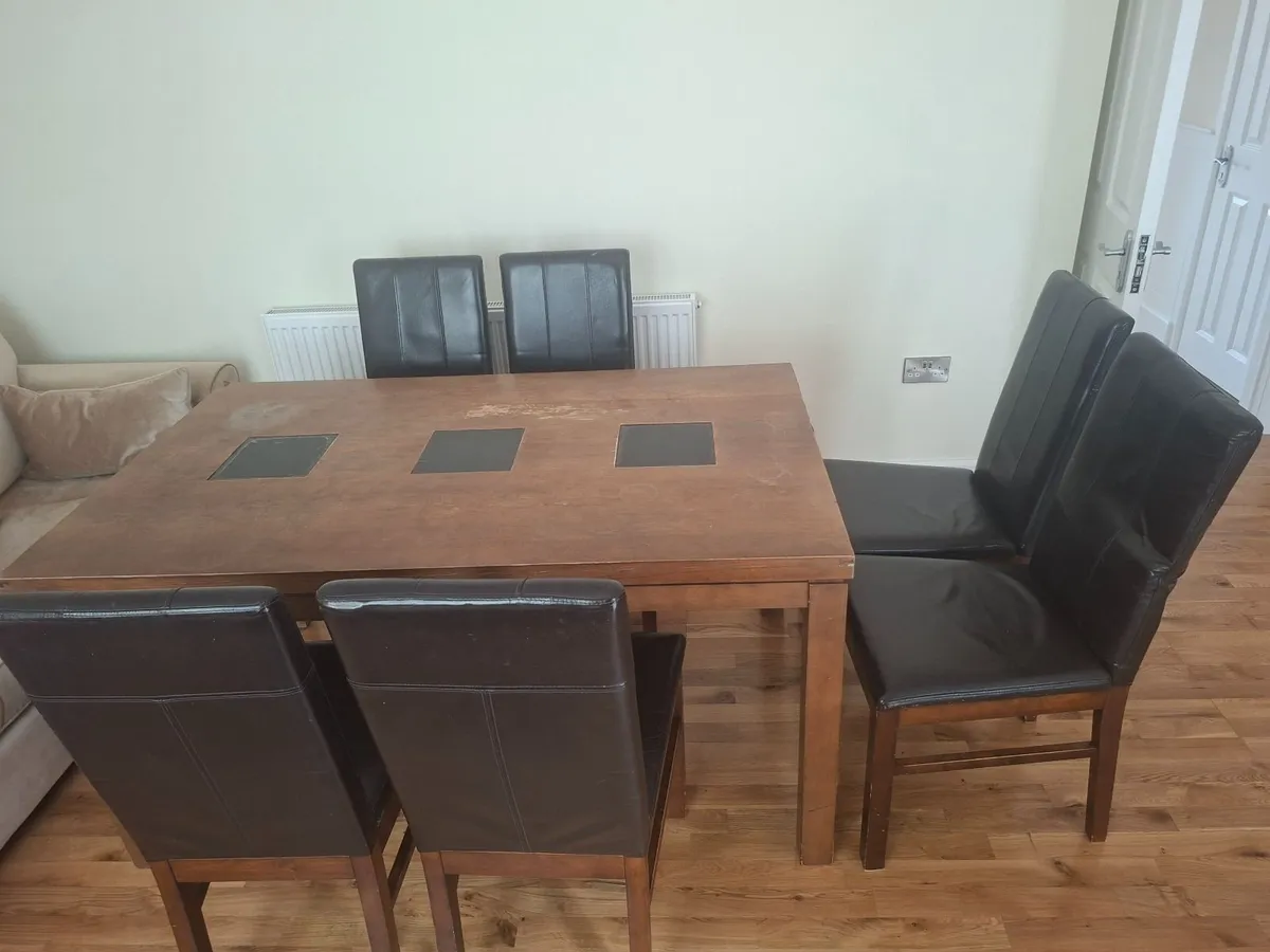 Table with 6 chairs - Image 1