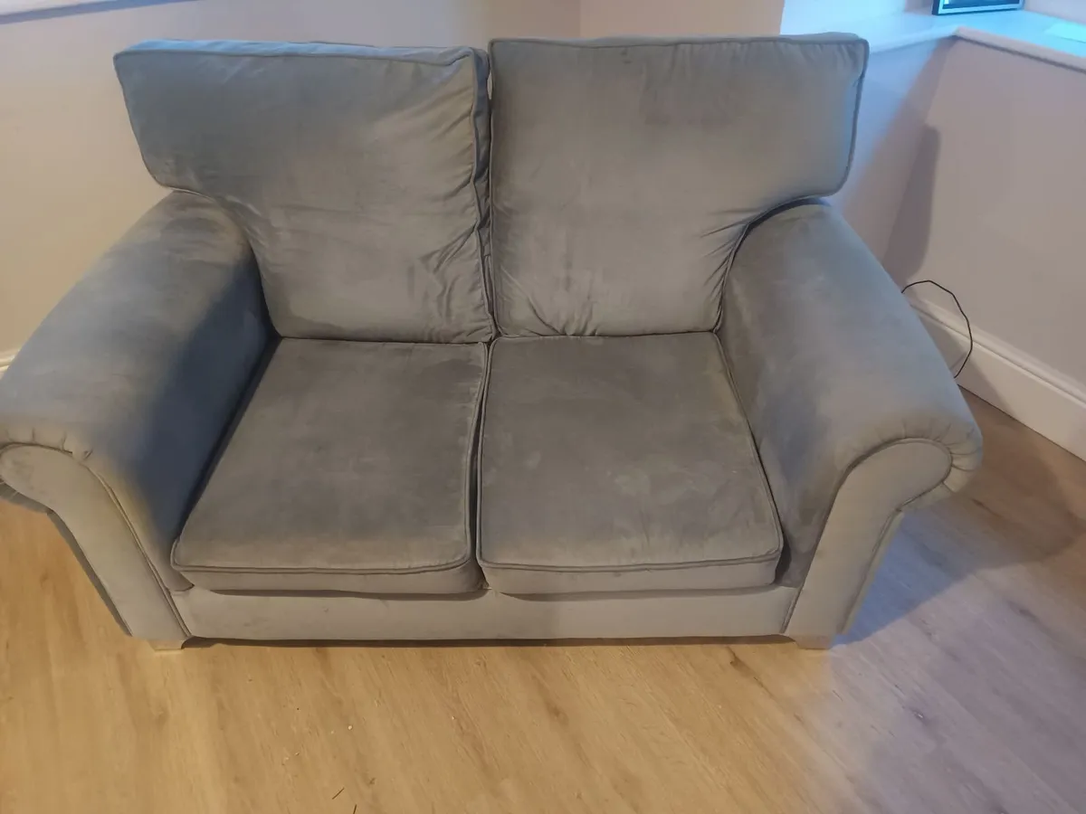Suite of furniture - Image 2