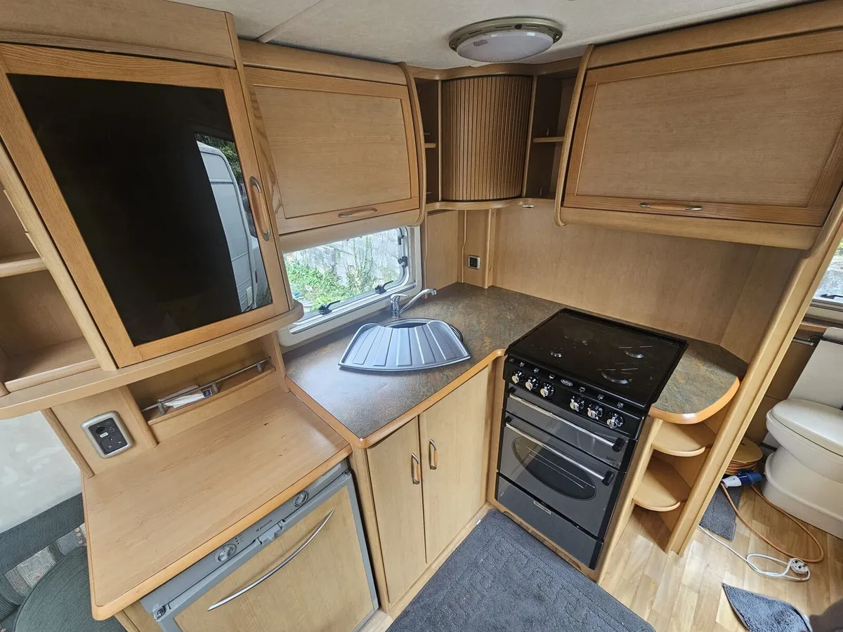 Abbey caravan - Image 3