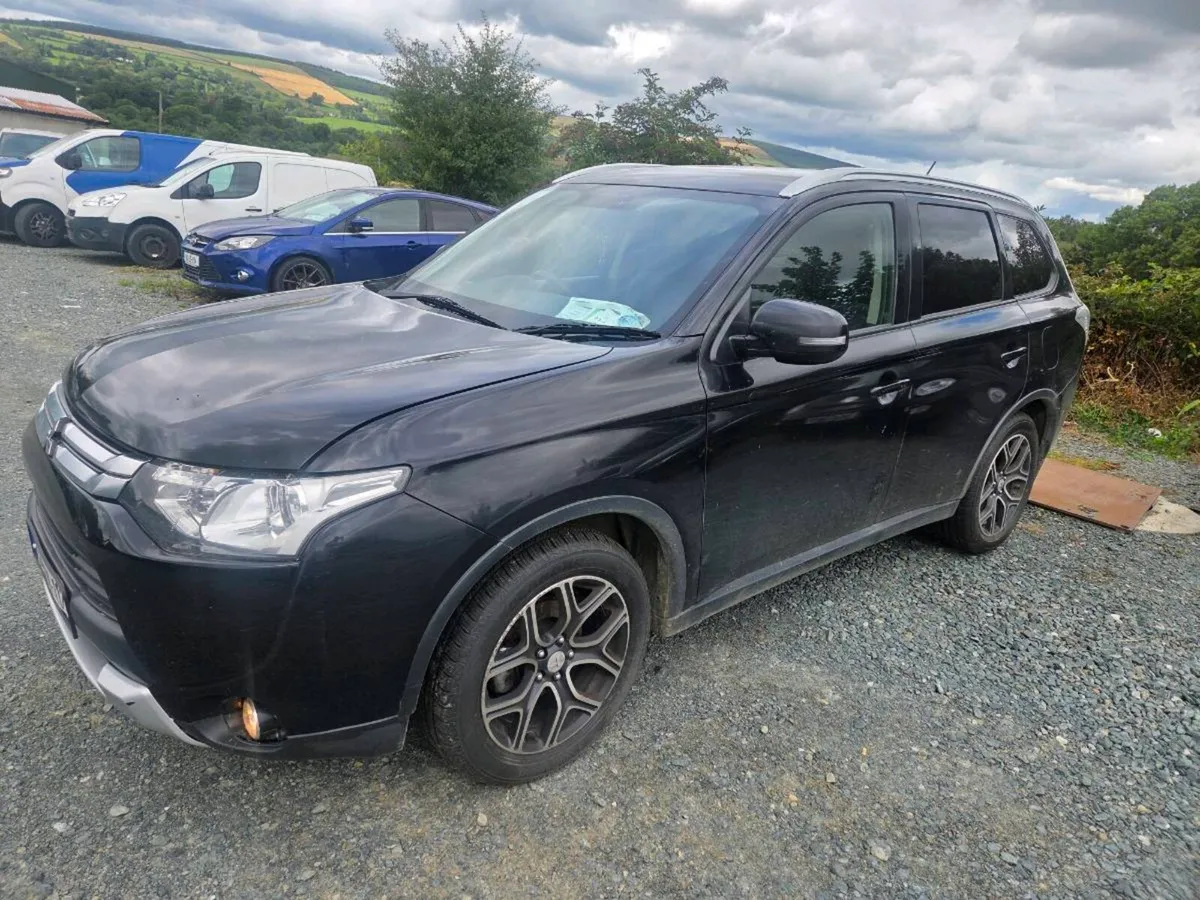2015 Mitsubishi Outlander 2.2D 7 seater - Image 3