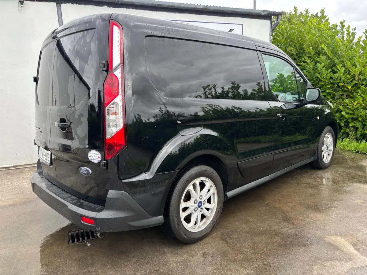 Ford Transit Connect Limited 2020 - Image 4