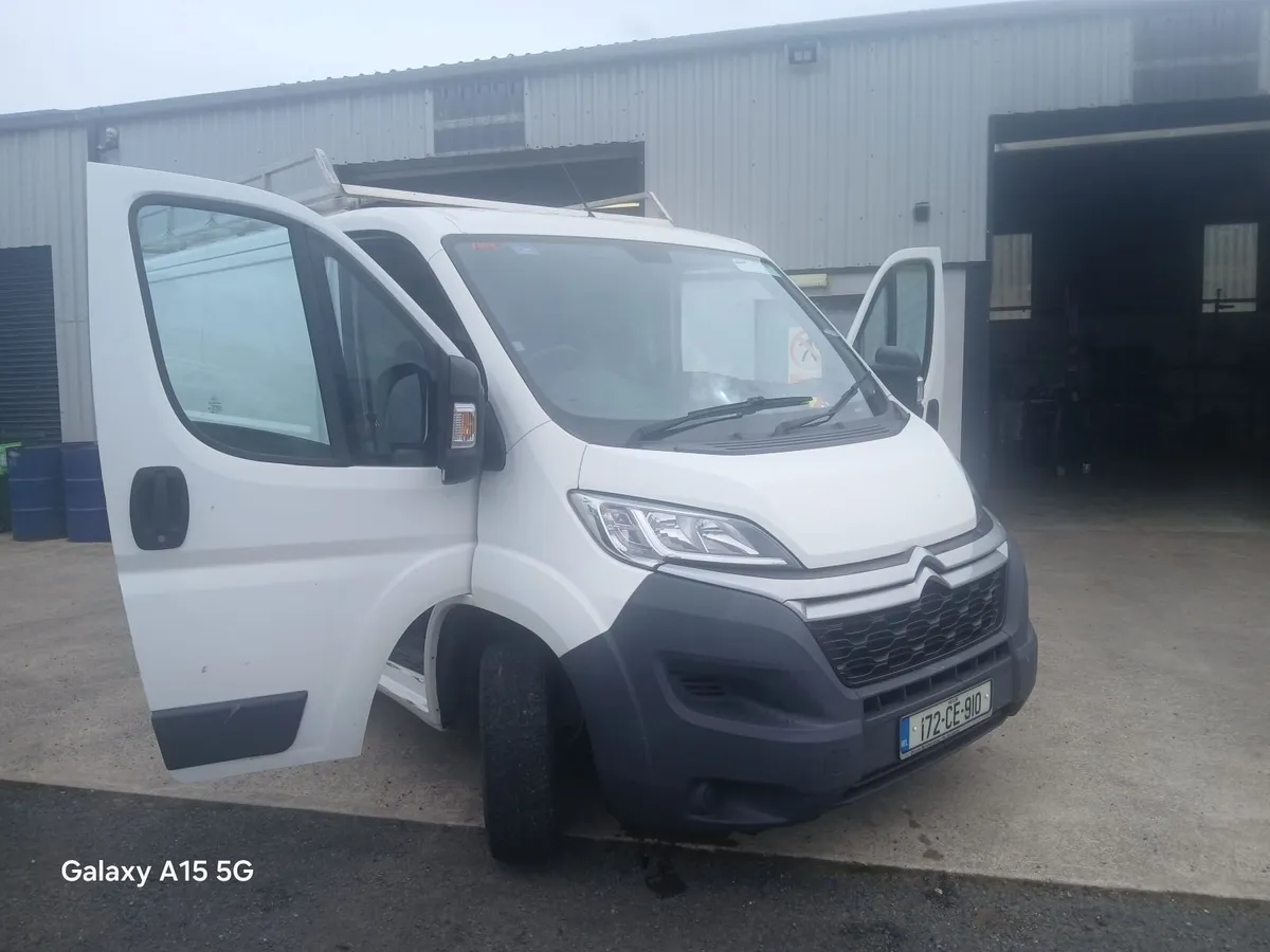 van - Image 2