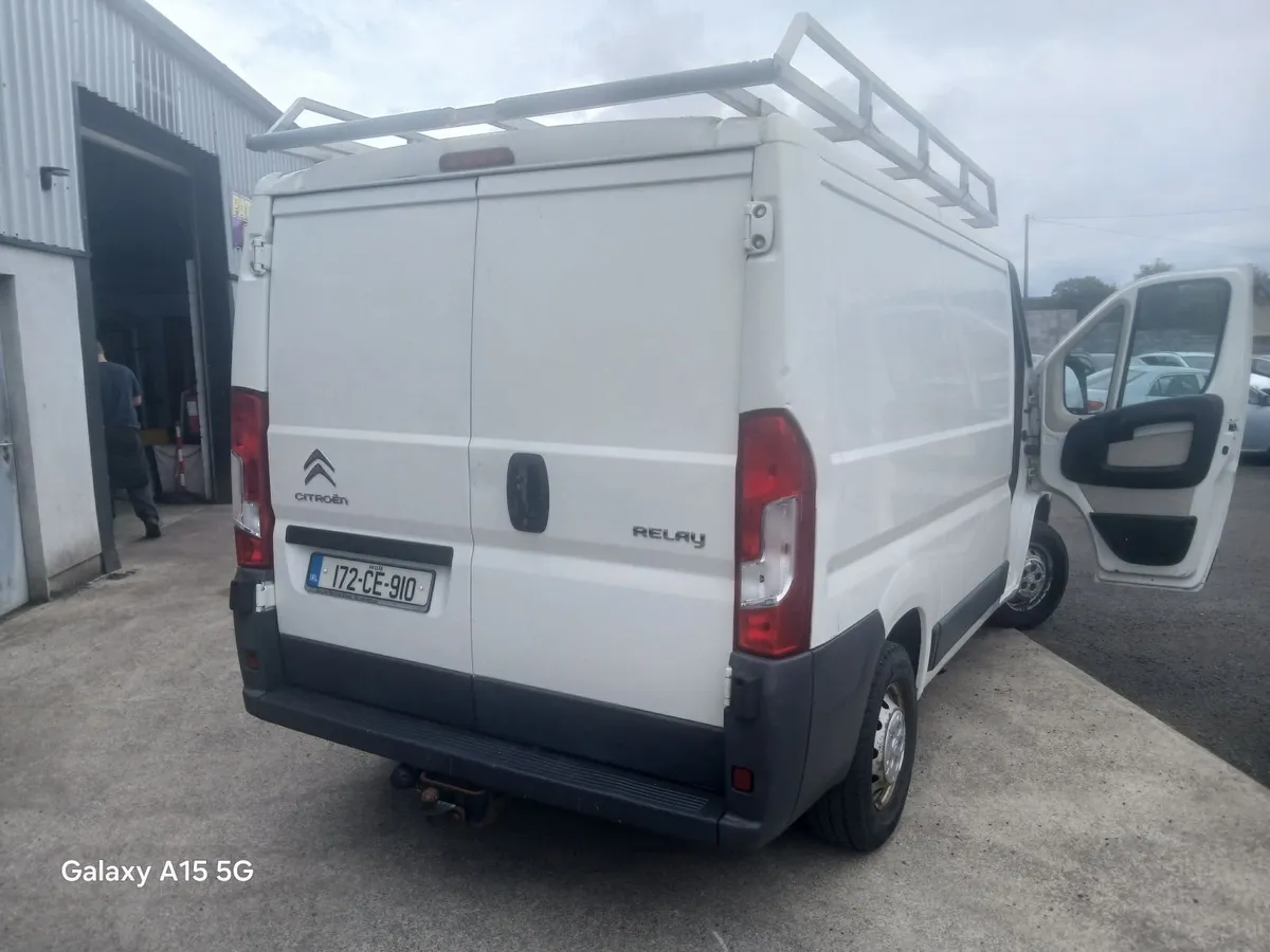 van - Image 4