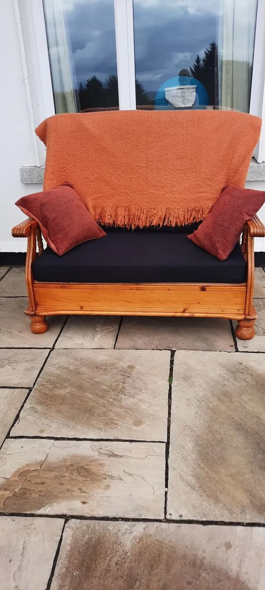 2 seater fireside chair - Image 1
