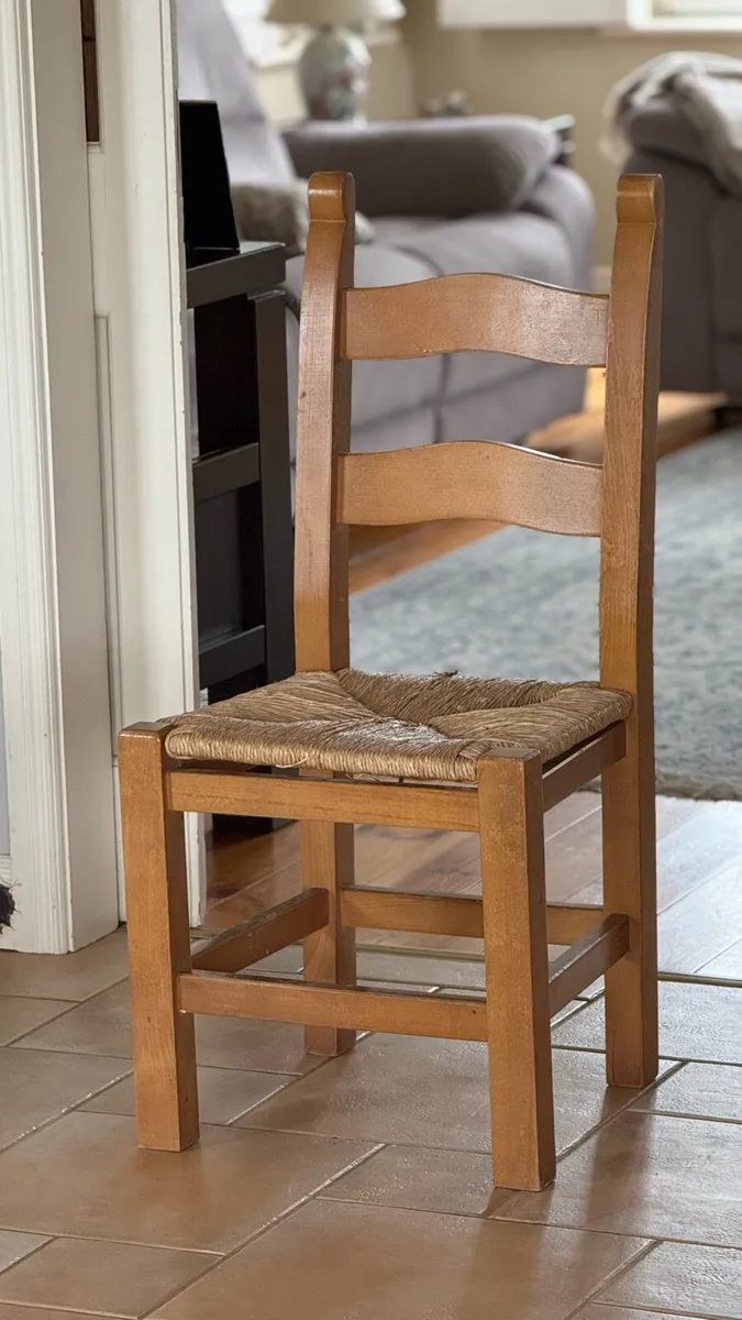 6 farmhouse chairs - Image 2
