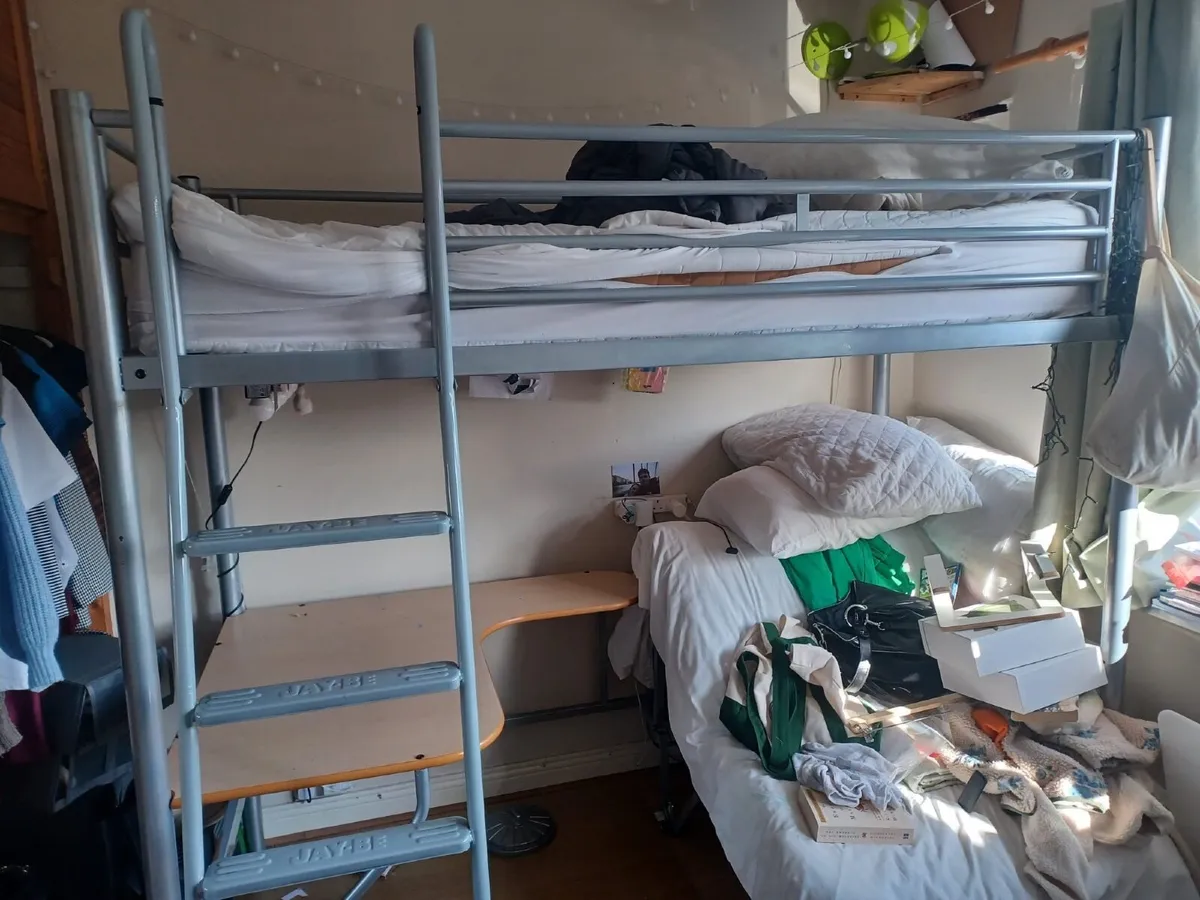 Bed - Image 2