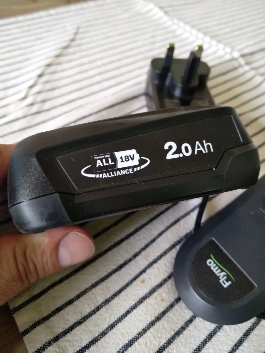 Flymo charger +battery - Image 3