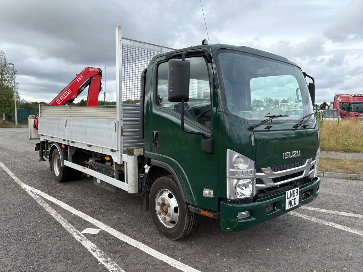 Isuzu Crane Truck - Image 1