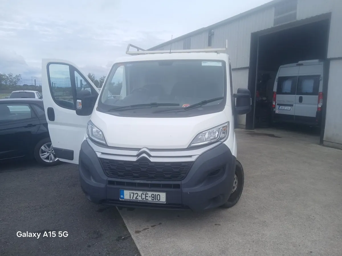 van - Image 1
