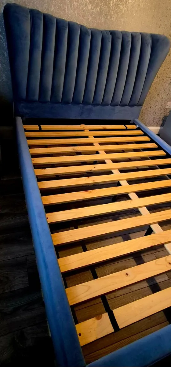 Double bed - Image 2