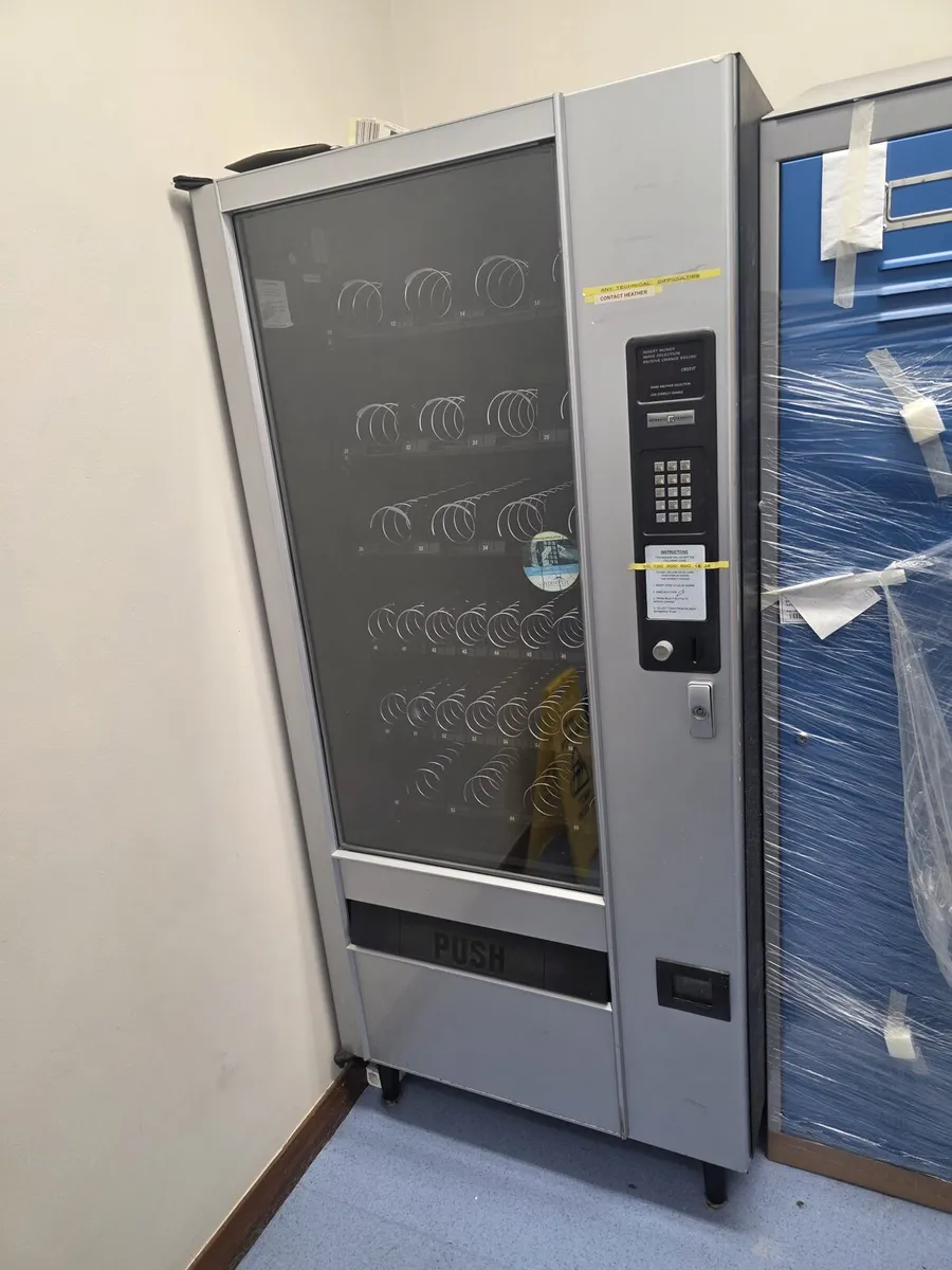 Combination vending machine - Image 1