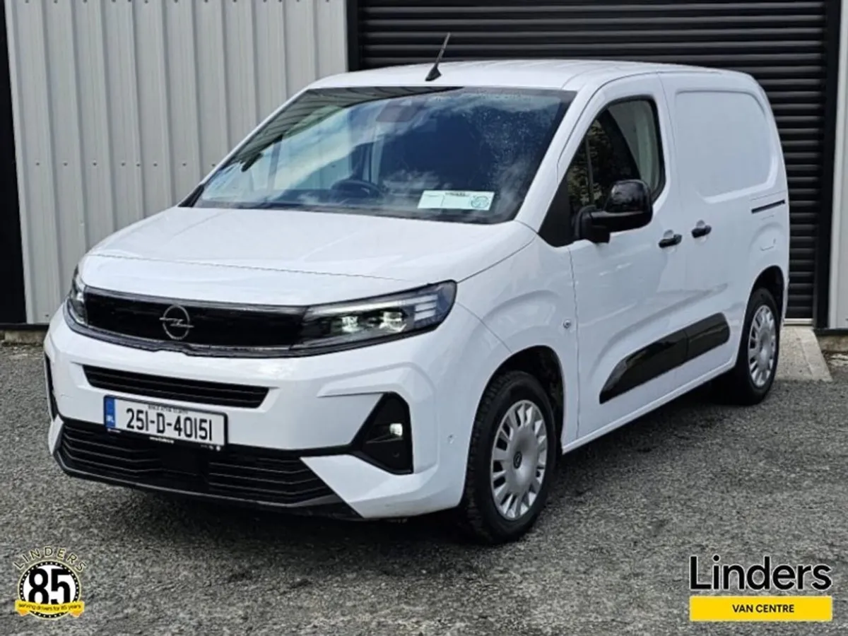 Opel Combo SPORTIVE- 1 OWNER - Image 2
