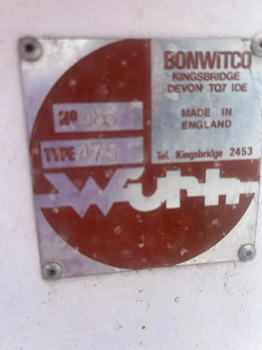 Bonwitco boat and trailer - Image 4