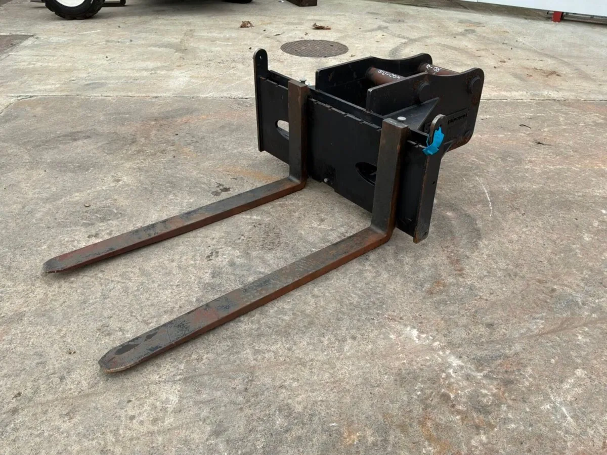 20 tonne excavator Pallet forks.....80mm pins..... - Image 3