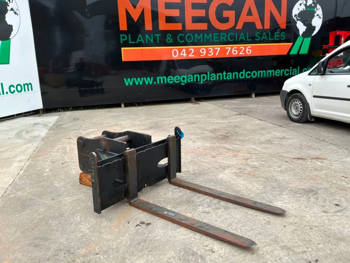 20 tonne excavator Pallet forks.....80mm pins..... - Image 1