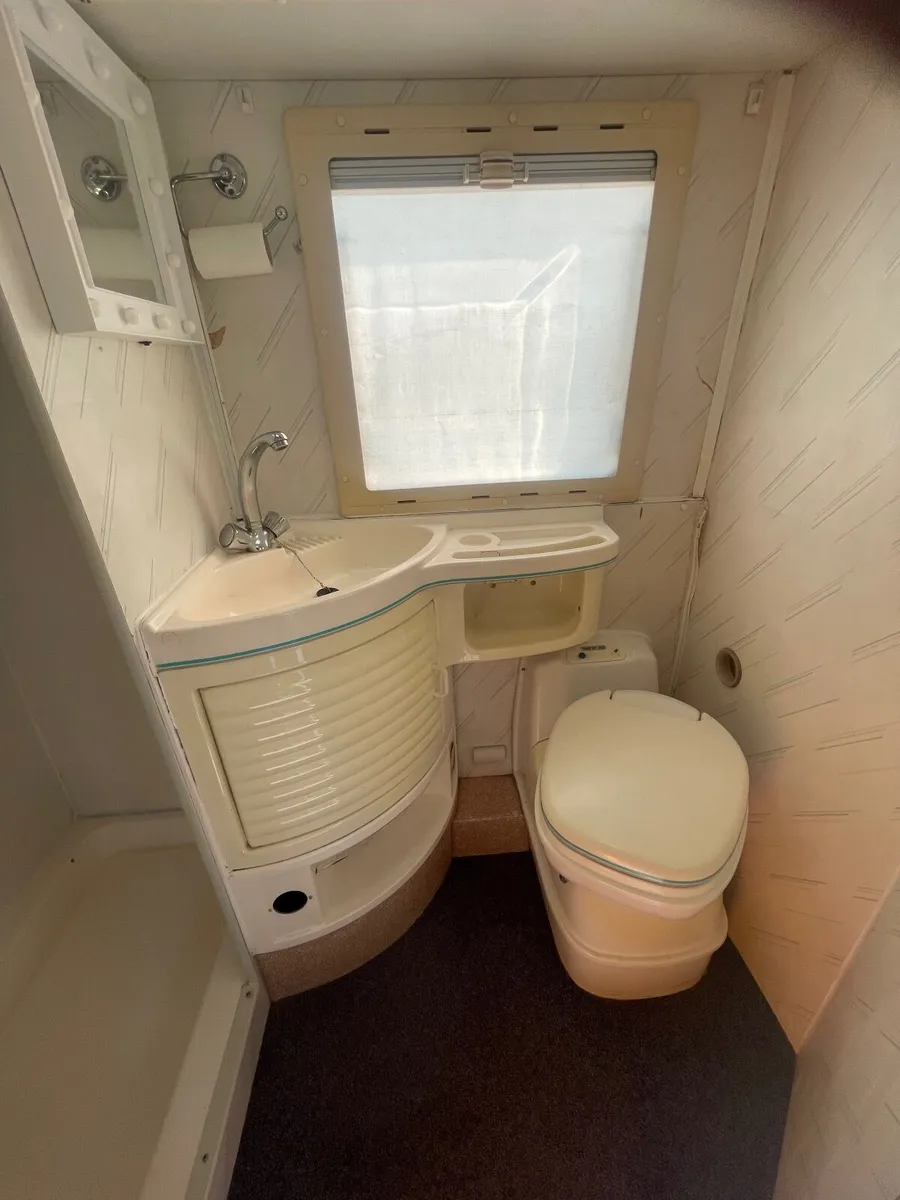 Camper motorhome - Image 2
